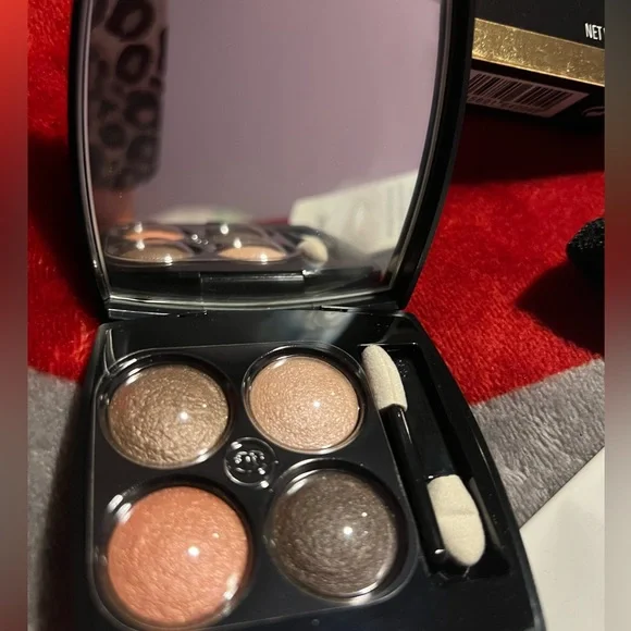 CHANEL Les 4 Ombres - Multi-Effect Quadra Eyeshadow (1)